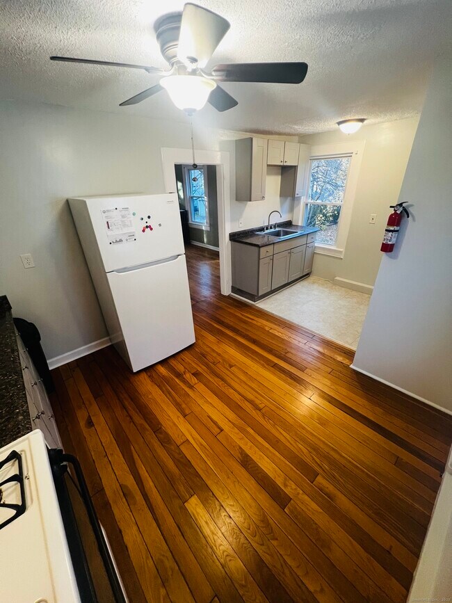 Building Photo - 20 Lee Ave