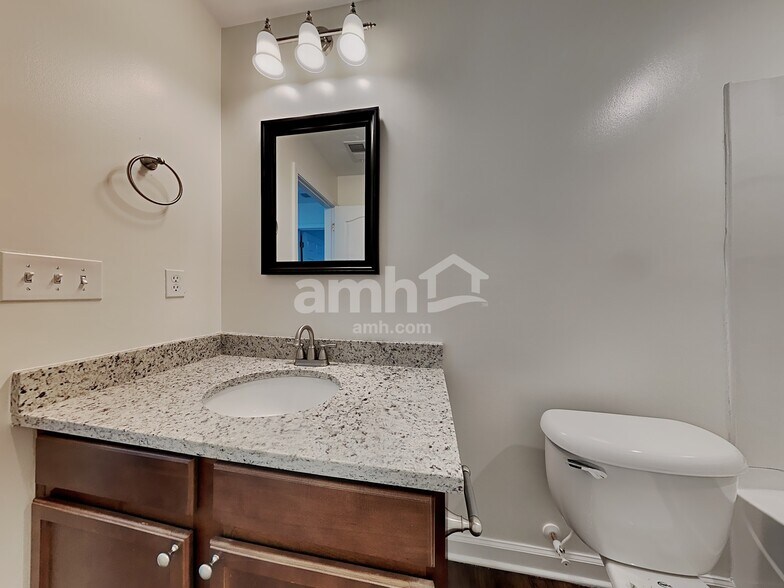 Building Photo - 118 Maywood Drive