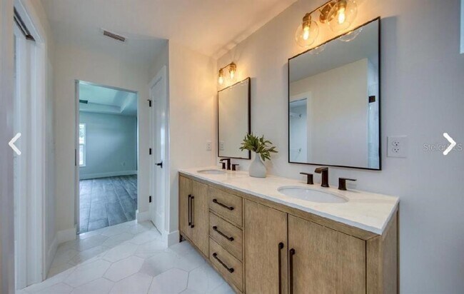 Building Photo - 3866 Sterling Rd