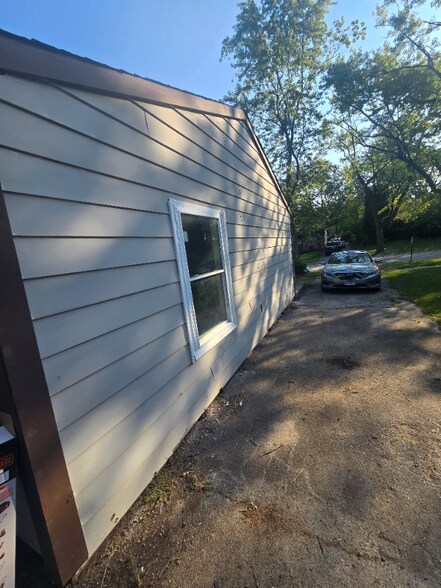 Building Photo - 21648 Gailine Ave