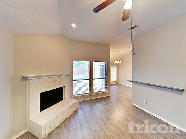 Building Photo - 1508 Manitoba Ln