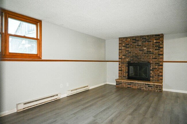 Building Photo - 25th Street Duplex