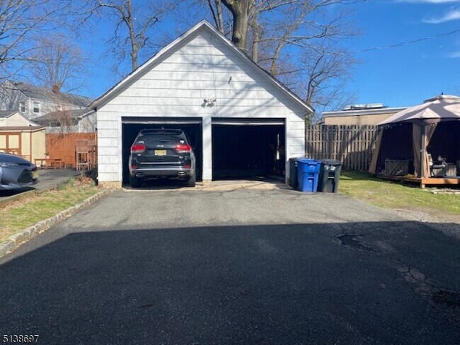 Building Photo - 45 Broad St