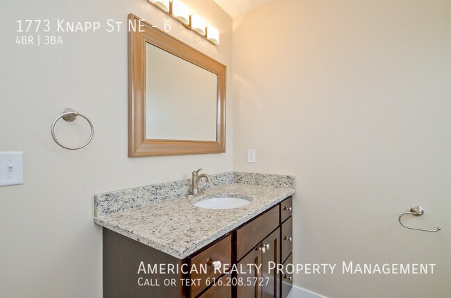 Building Photo - 1773 Knapp St NE