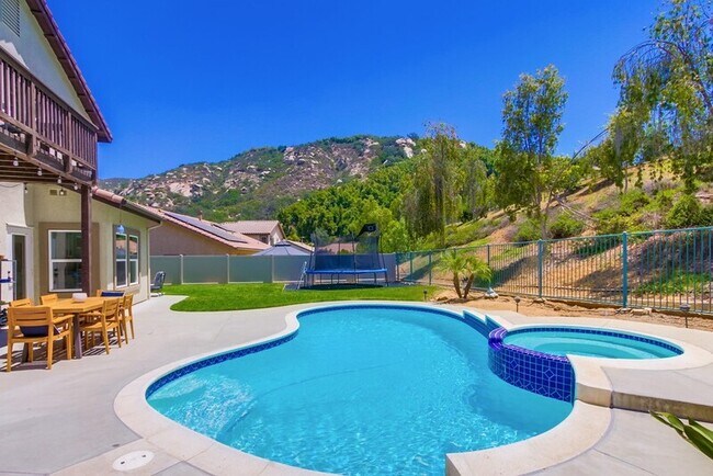 Building Photo - 3207 Meadow Side Pl