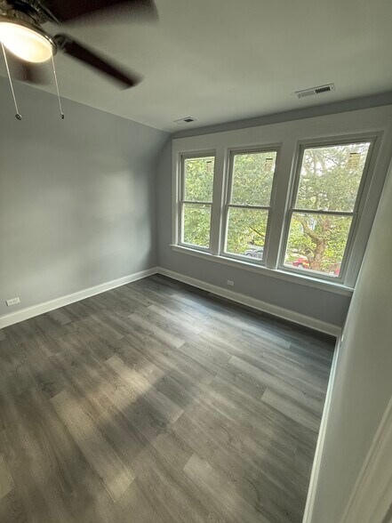 Building Photo - 3807 N Whipple St