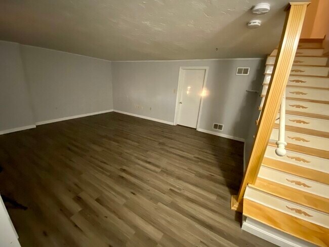 Building Photo - C3 Franklin Square