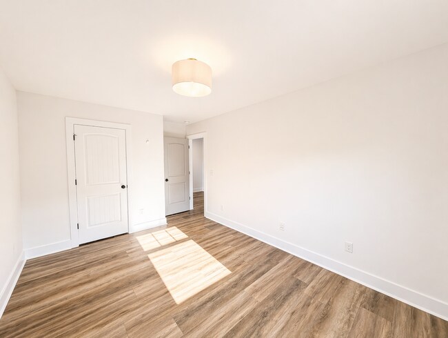 Building Photo - Lovely Weaverville Rental w/ bonus space