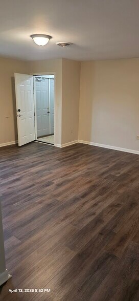 Building Photo - 608 Morrison St