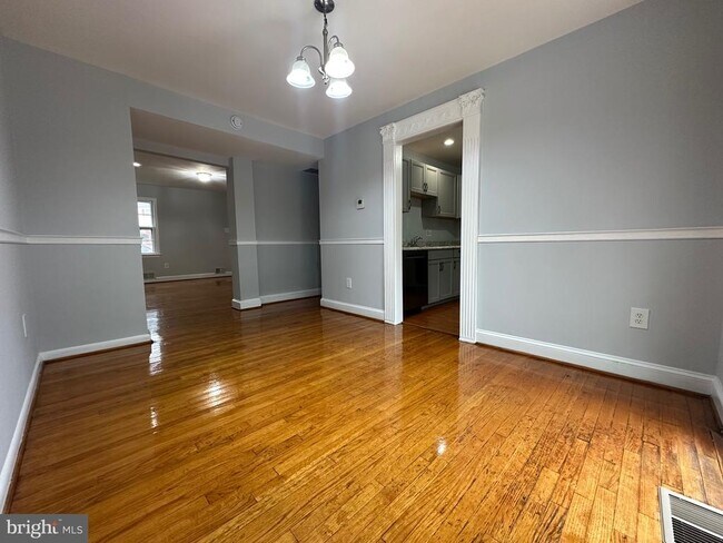 Building Photo - 14451 Village Dr