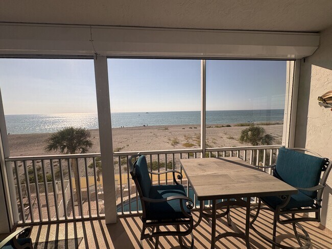 Building Photo - 333 The Esplanade N