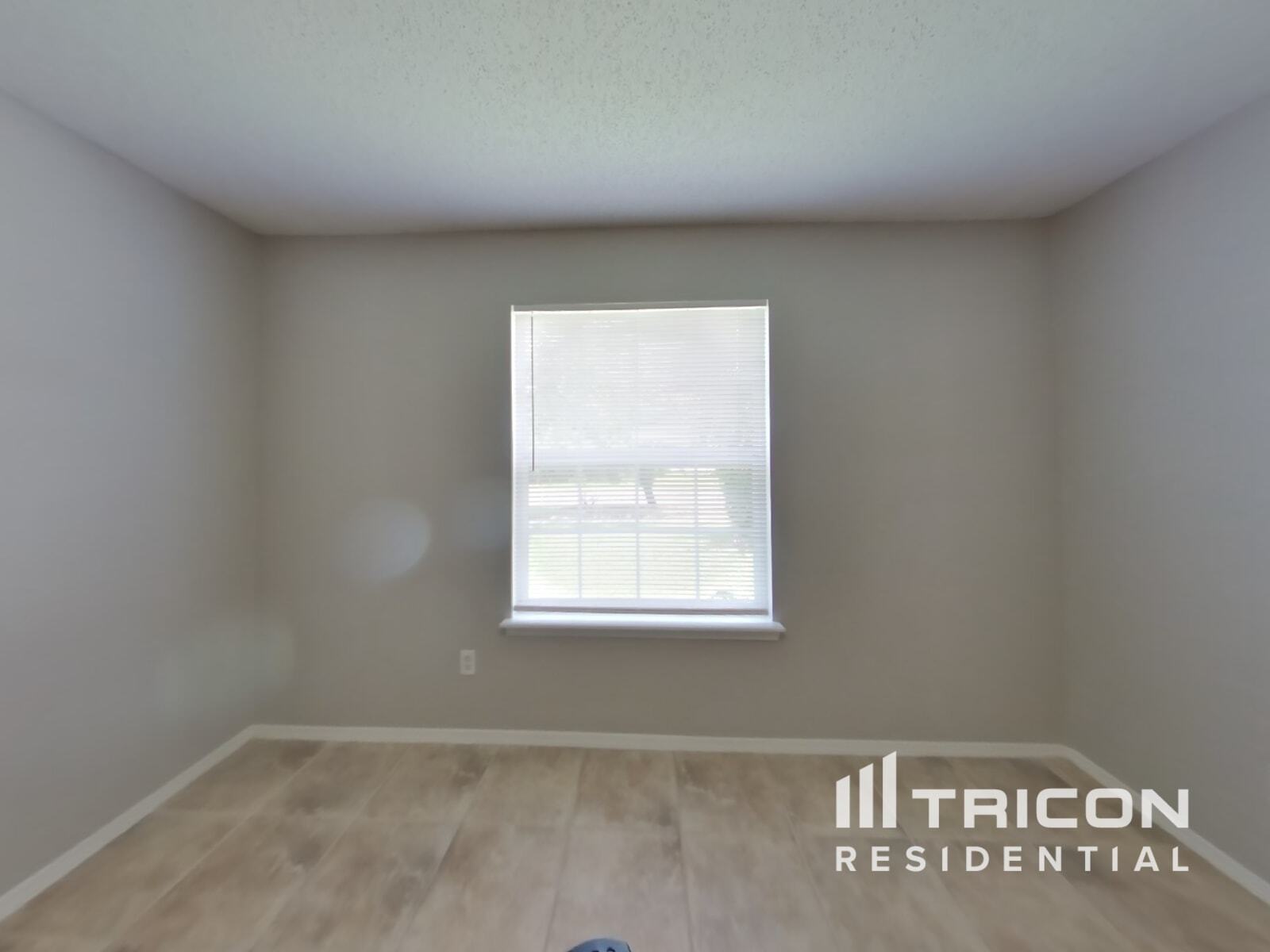 Building Photo - 9574 Villiers Dr N