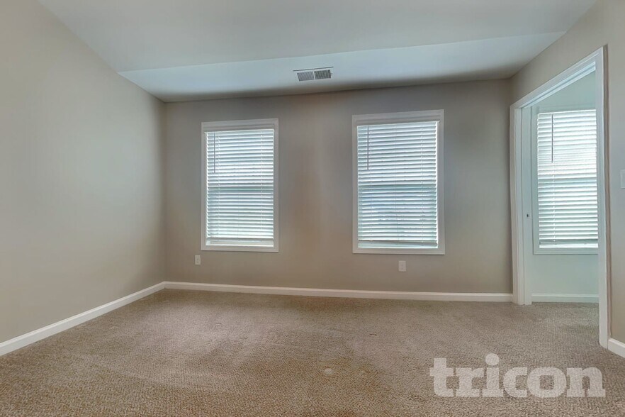 Building Photo - 3440 Baylor Cir