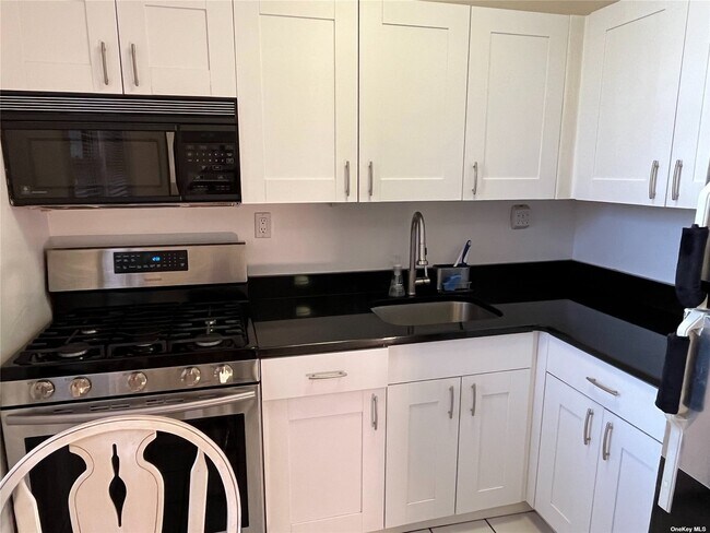 Building Photo - 182-12 Horace Harding Expy