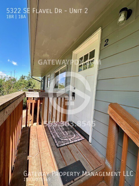 Building Photo - 5322 SE Flavel Dr. Unit #2