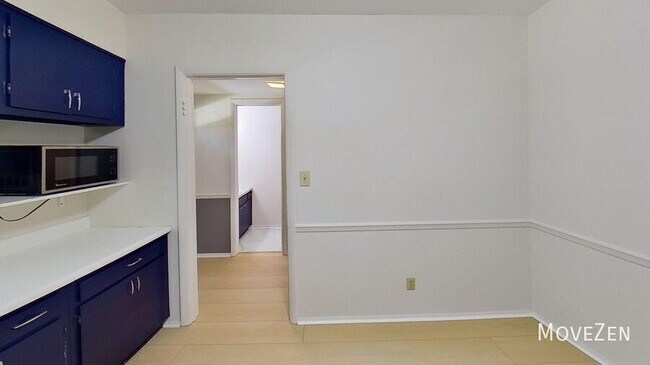 Building Photo - 5805 Nottoway Ct