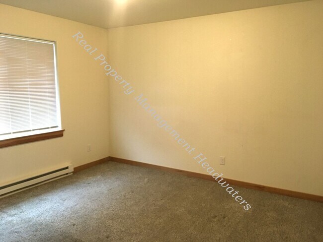 Building Photo - Linden 1408-1410