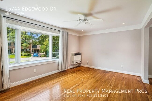 Building Photo - 15744 Edgewood Dr