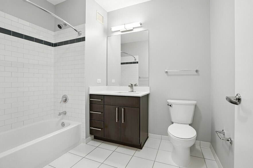 Building Photo - 337 E Wacker Dr