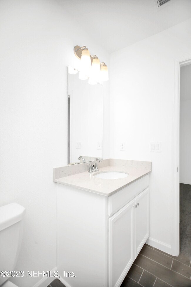 Building Photo - 348 Rosemont Dr