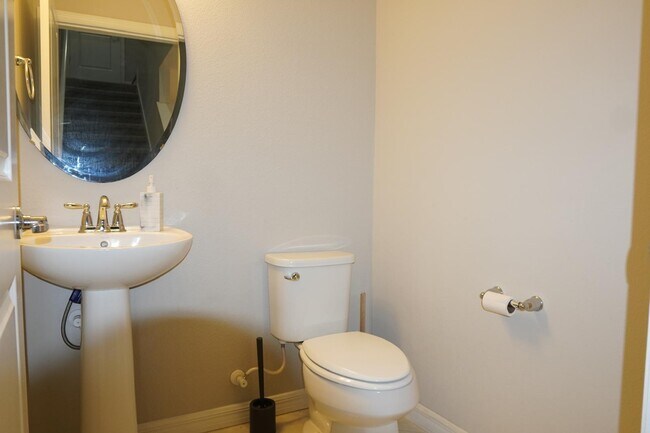 Building Photo - 5151 Caspian St