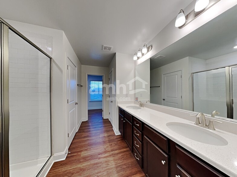 Building Photo - 127 Alaina Ct
