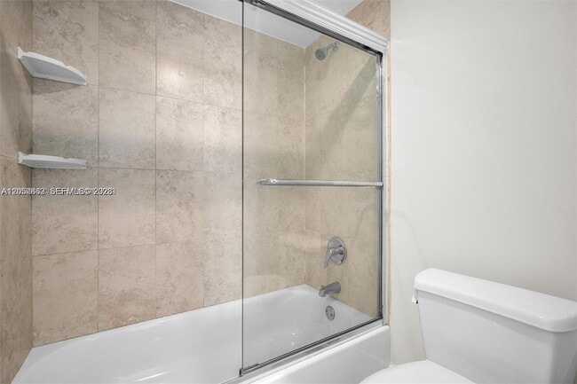 Building Photo - 3625 N Country Club Dr