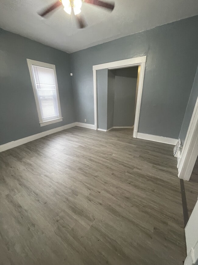 Building Photo - 1131 S 13th St