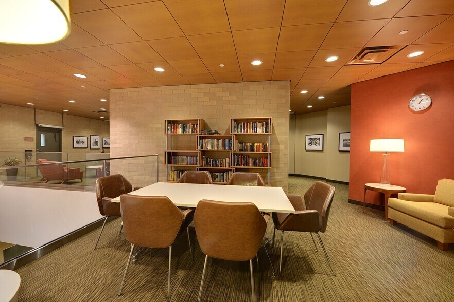 Building Photo - 121 S Washington Ave