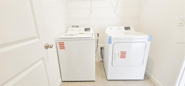 Building Photo - 500 Silver Palm Dr