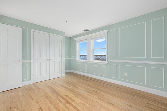 Building Photo - 53 Conanicus Ave