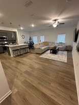 Building Photo - 6607 Wyndale Dr