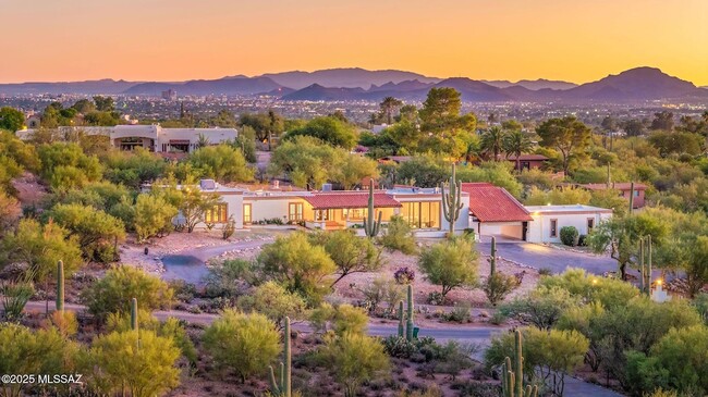 Building Photo - 2940 E Camino Juan Paisano