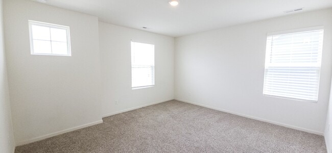 Building Photo - 10430 Morse Pl