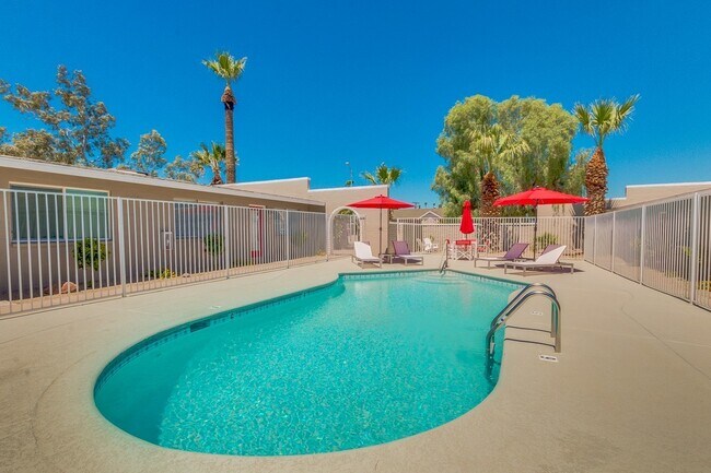 Building Photo - South Scottsdale Studio Casita w/ Private Patio | 4 Weeks Free | Remodeled Quartz & Stainless Kit...
