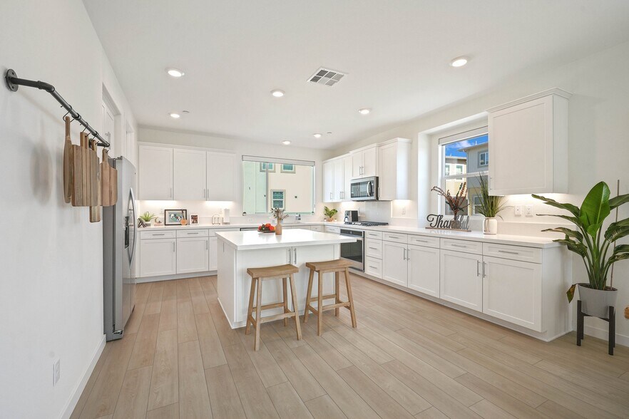 Kitchen | Main Second Level - 27586 Manzanita Way