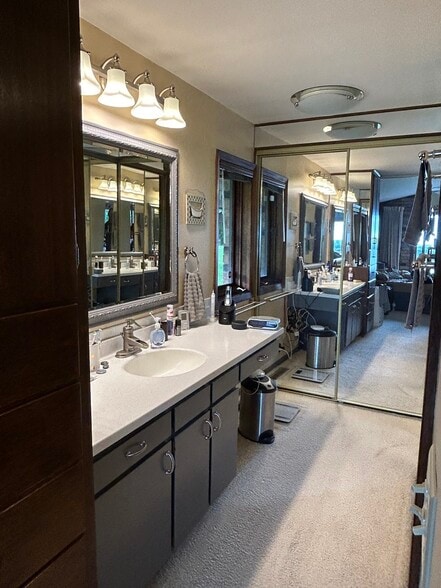 Building Photo - 2 South Pt