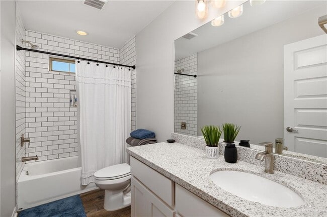 Building Photo - 16 Chalk Rdg Dr