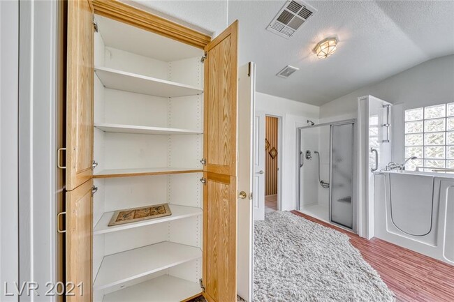 Building Photo - 2229 Fiero Dr