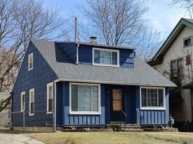 Building Photo - 2106 Wyndhurst Rd