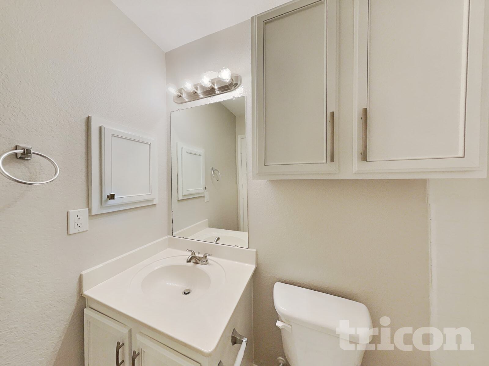 Building Photo - 8504 Hawkview Dr