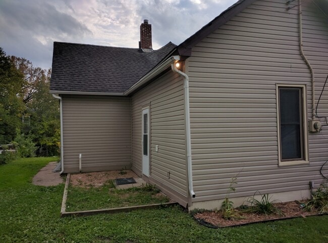 Building Photo - St. Paul home in Great Dayton's Bluff area