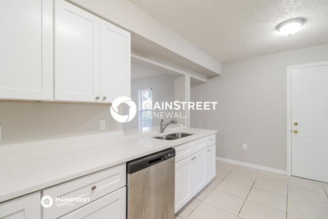 Building Photo - 3 Bedroom Pet-Friendly Home in SANFORD, FL with Main Street Renewal