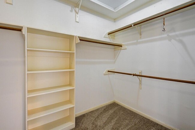 Building Photo - 11743 Riverview Dr