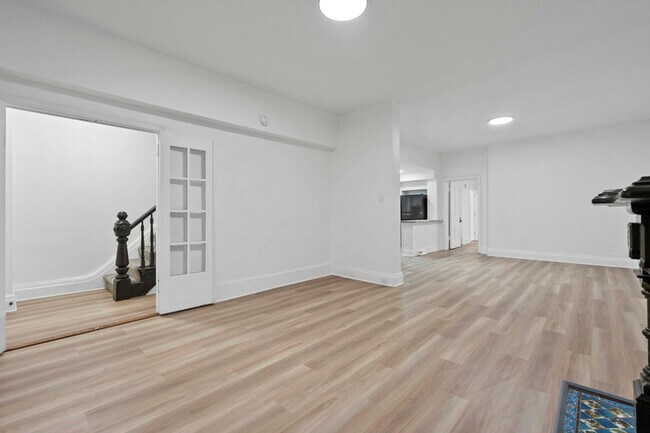 Building Photo - 204 Jucunda St