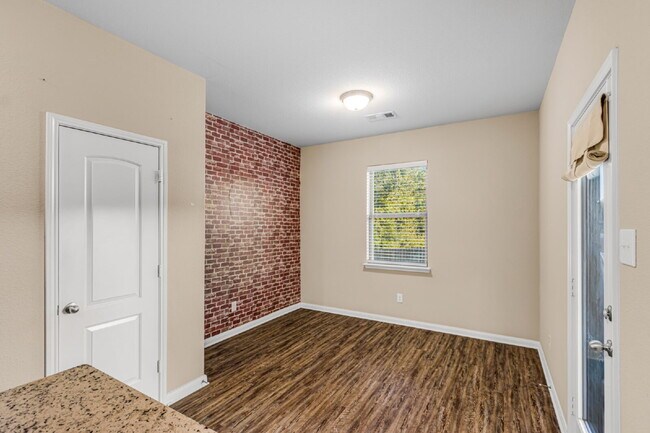 Building Photo - Single family Home in Princeton