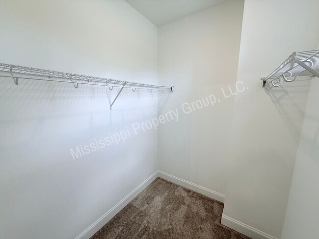 Building Photo - 4088 Fieldstone Lp