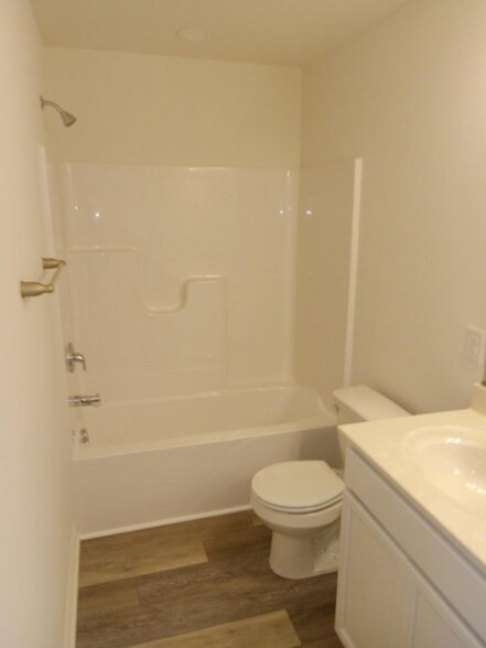 Building Photo - 119 Cecil Rd