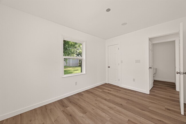 Building Photo - 3922 Alsace St