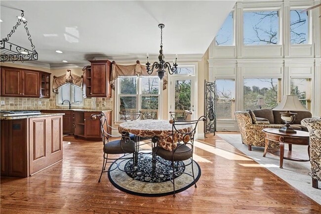 Building Photo - 4026 Palisades Main